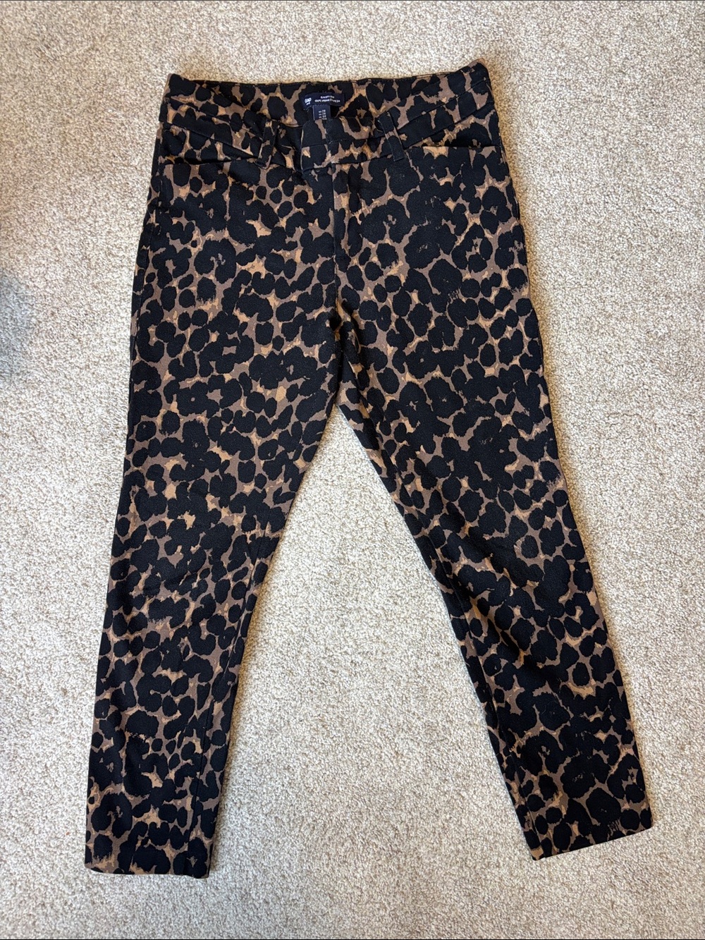 GAP women’s Leopard Print cropped trouser
